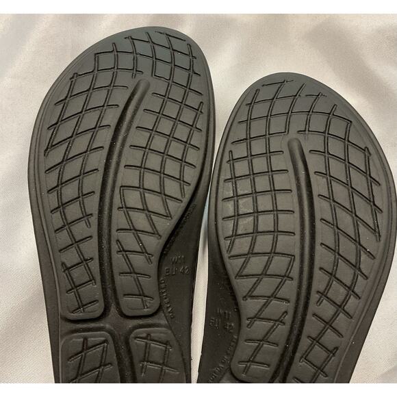 OOFOS - Ooh La La Sandals Flip Flops Women size 11 EU 42 metallic pink - Picture 7 of 8